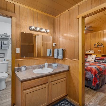 Bear Paw Lodge & Vacation Homes Vallecito Екстер'єр фото