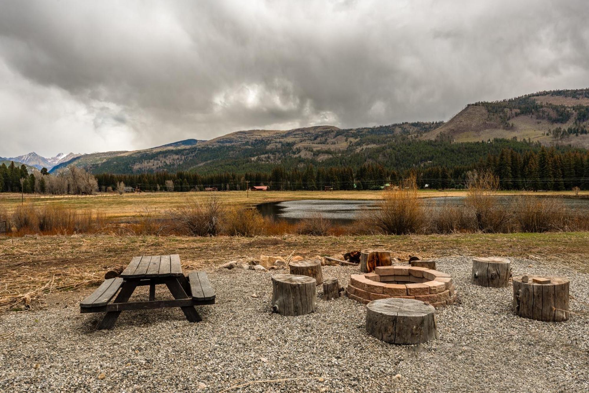Bear Paw Lodge & Vacation Homes Vallecito Екстер'єр фото