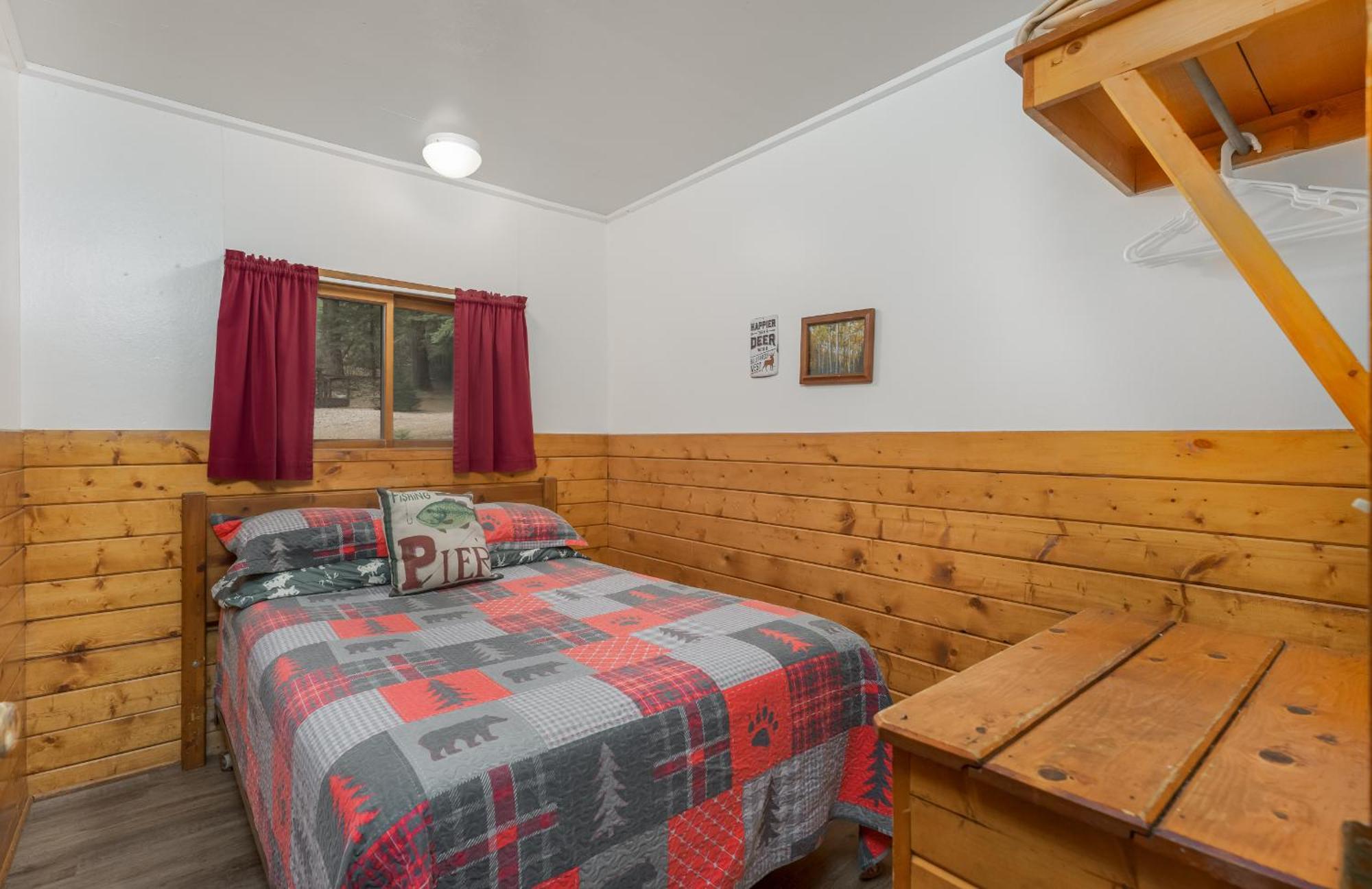 Bear Paw Lodge & Vacation Homes Vallecito Екстер'єр фото